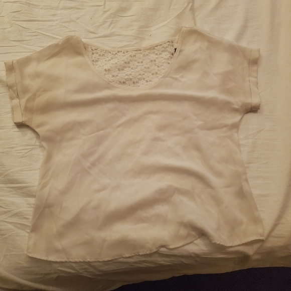 White top - Picture 3 of 4